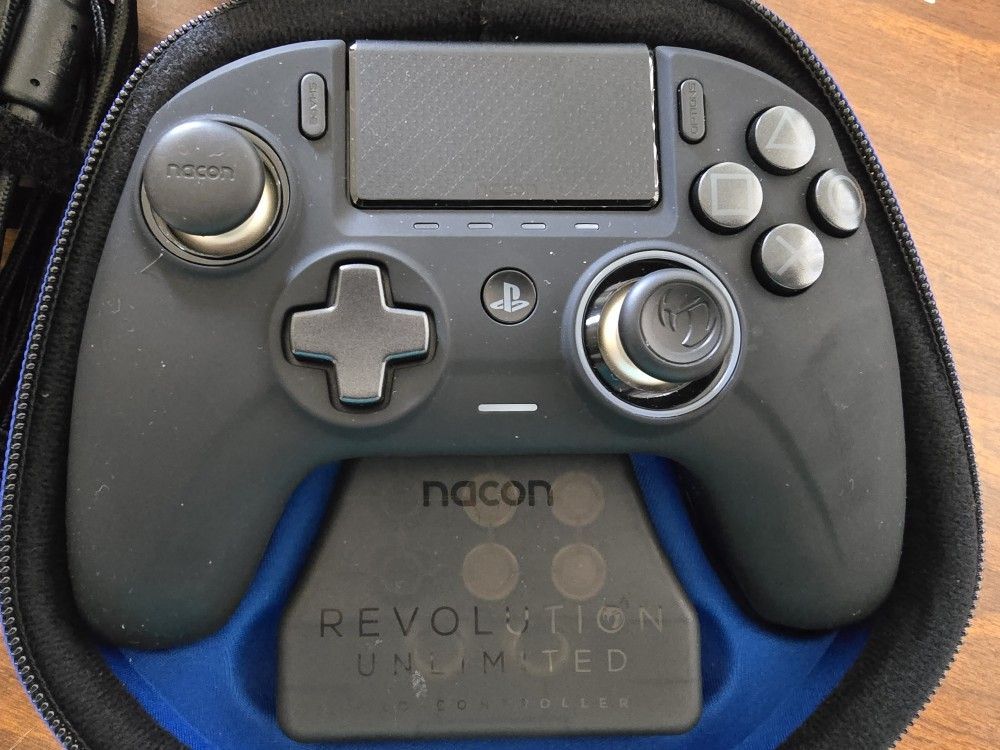 Nacon Revolution unlimited PRO Controller
