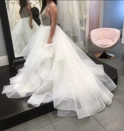 Wedding Gown "Hailey Paige" Beautiful! Never Worn NWT, with storage bag