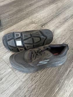 Skechers size 8