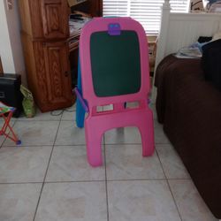 Crayola Chalk Board And Easel 