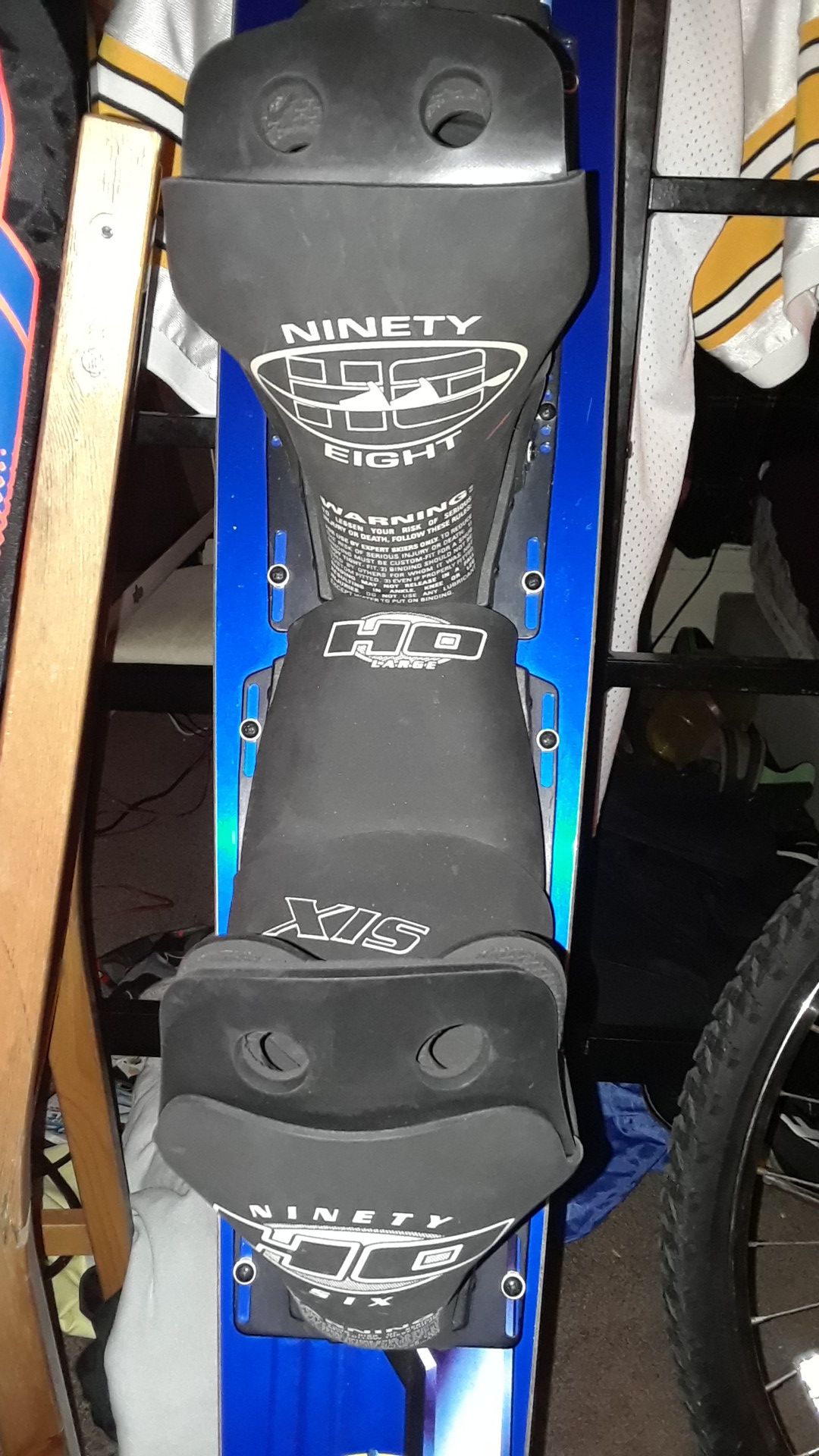 Slalom waters skis