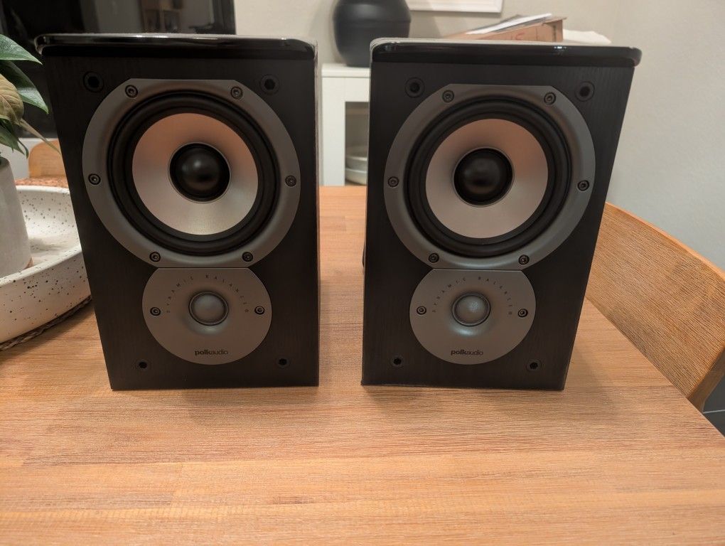 Polk Audio TSi100 Bookshelf Speakers