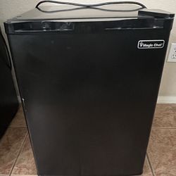 Magic Chef Mini Fridge 