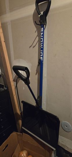 SnowJoe snow shovel
