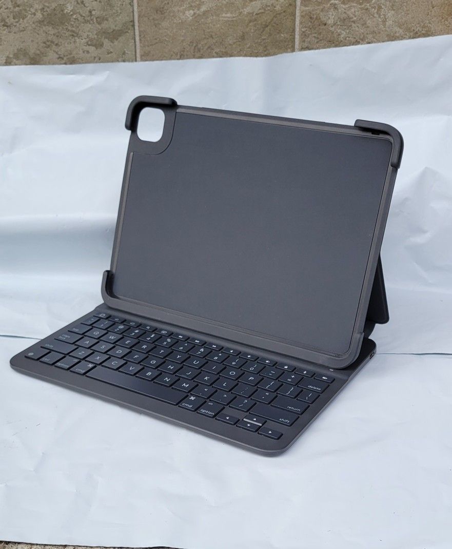 Logitech Slim Folio Pro keyboard case for 11 inch iPad pro