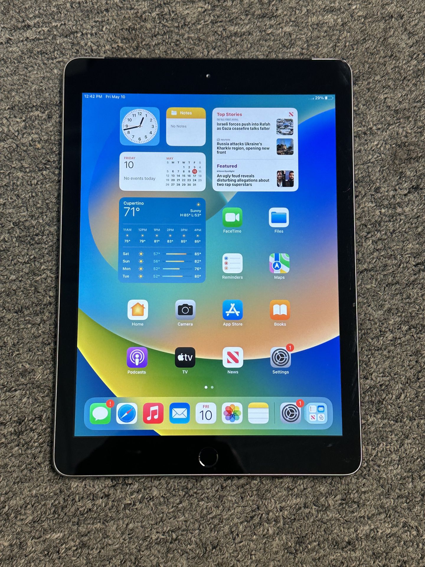 Apple iPad 5 5th Gen 32GB Wi-Fi + 4G Cellular  9.7” Tablet