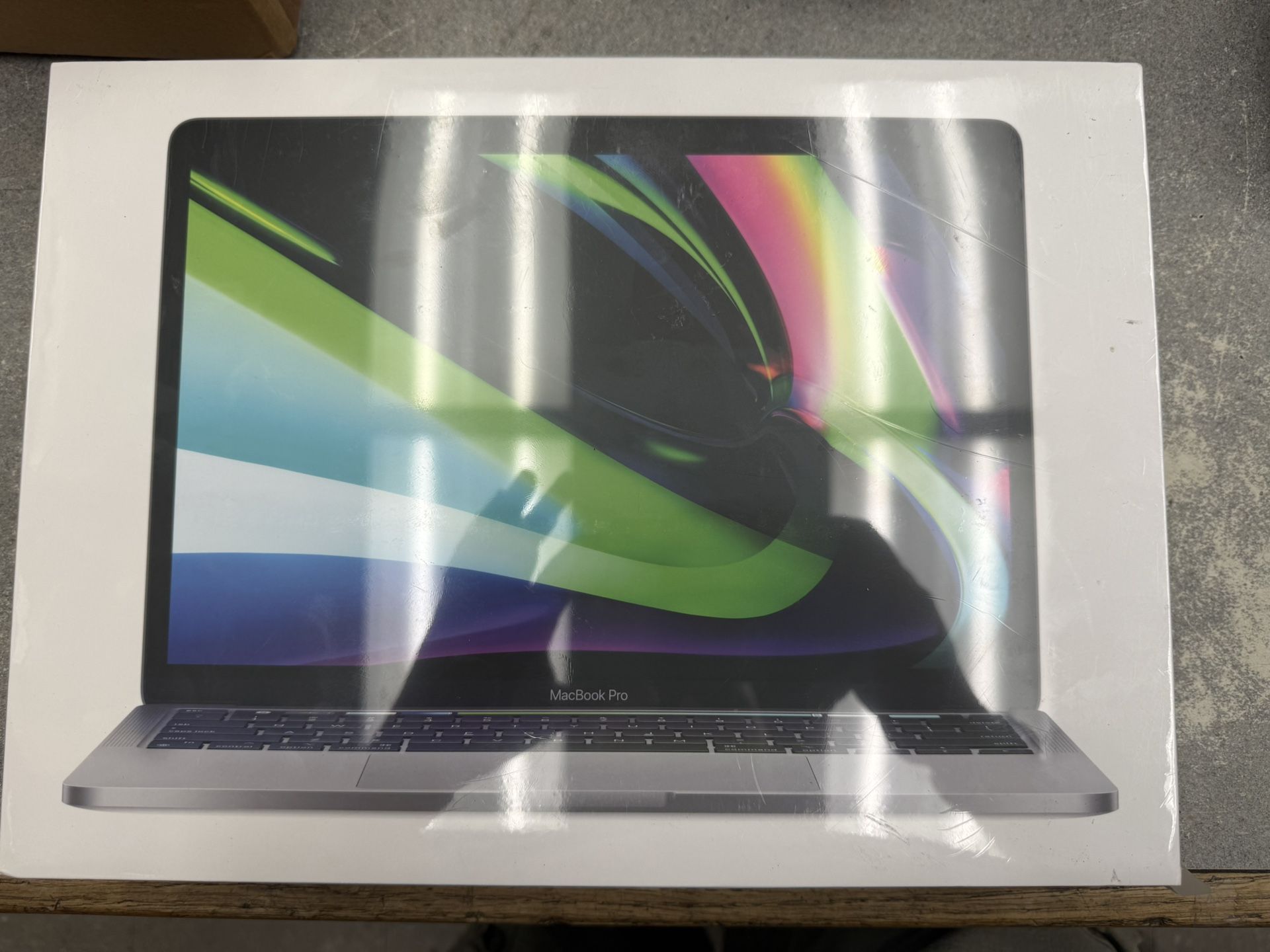 Apple MacBook Pro 2022 M2 chip 13-inch 8GB RAM 256GB Touch Bar Silver Laptop Notebook Wifi Bluetooth Memory Storage HD Camera macOS Retina