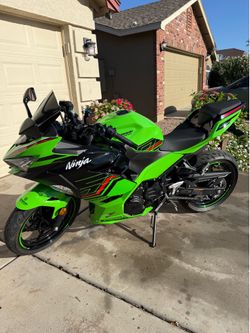 2023 Kawasaki Ninja 400 KRT ABS