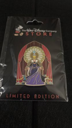 D23 Royal Chambers: Evil Queen LE 400