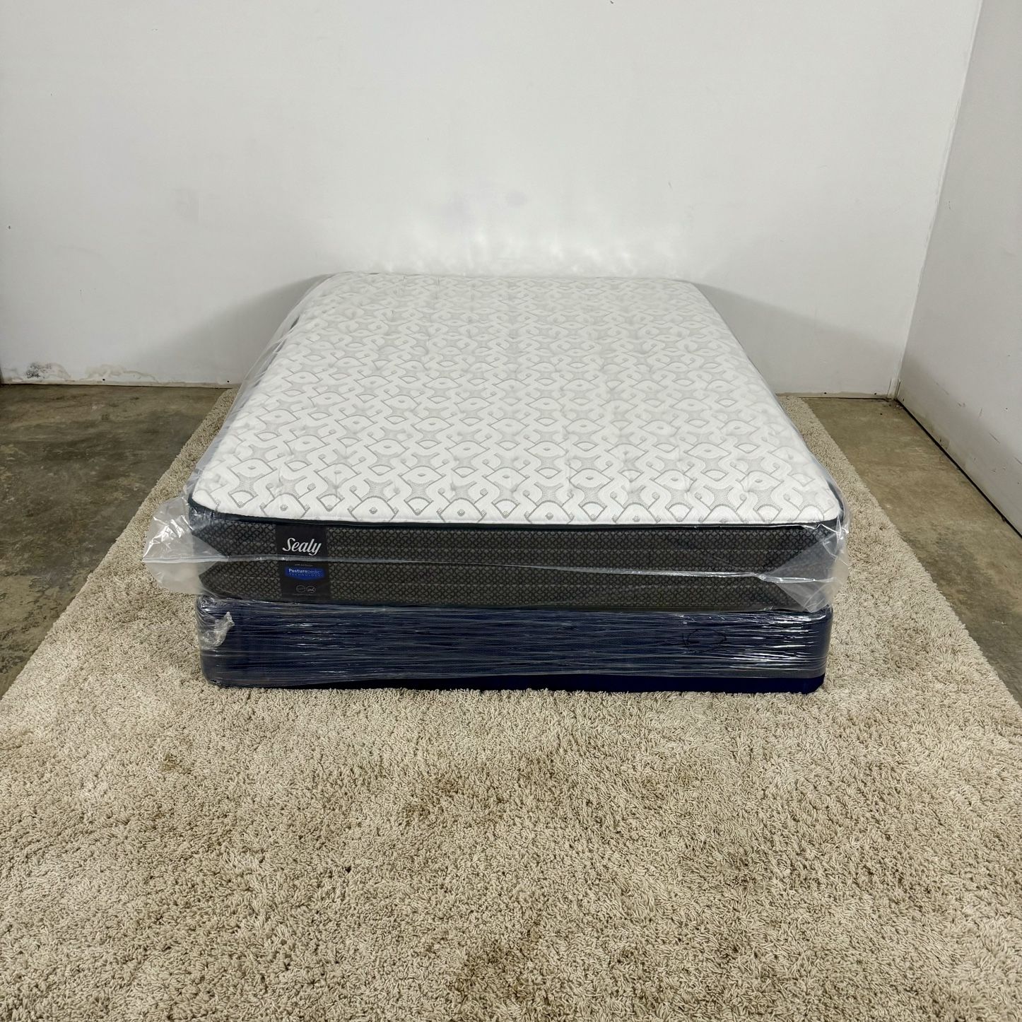 Queen Sealy Posturepedic Mattress (Delivery Is Available)