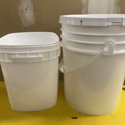 Buckets For Marinate if Meats Or Turkeys 