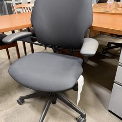 🔥BRAND NEW Out Of The Box Special🔥 Humanscale Ergonomic Office Task Chair In Black Lotus Leather 