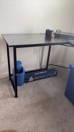 Gaming desk