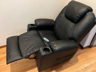 Massage chair in great condition, barely used.