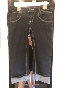 No Boundaries Women size 5 Capri denim shorts