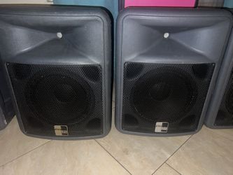 PEAVEY PR12  DJ Speakers 