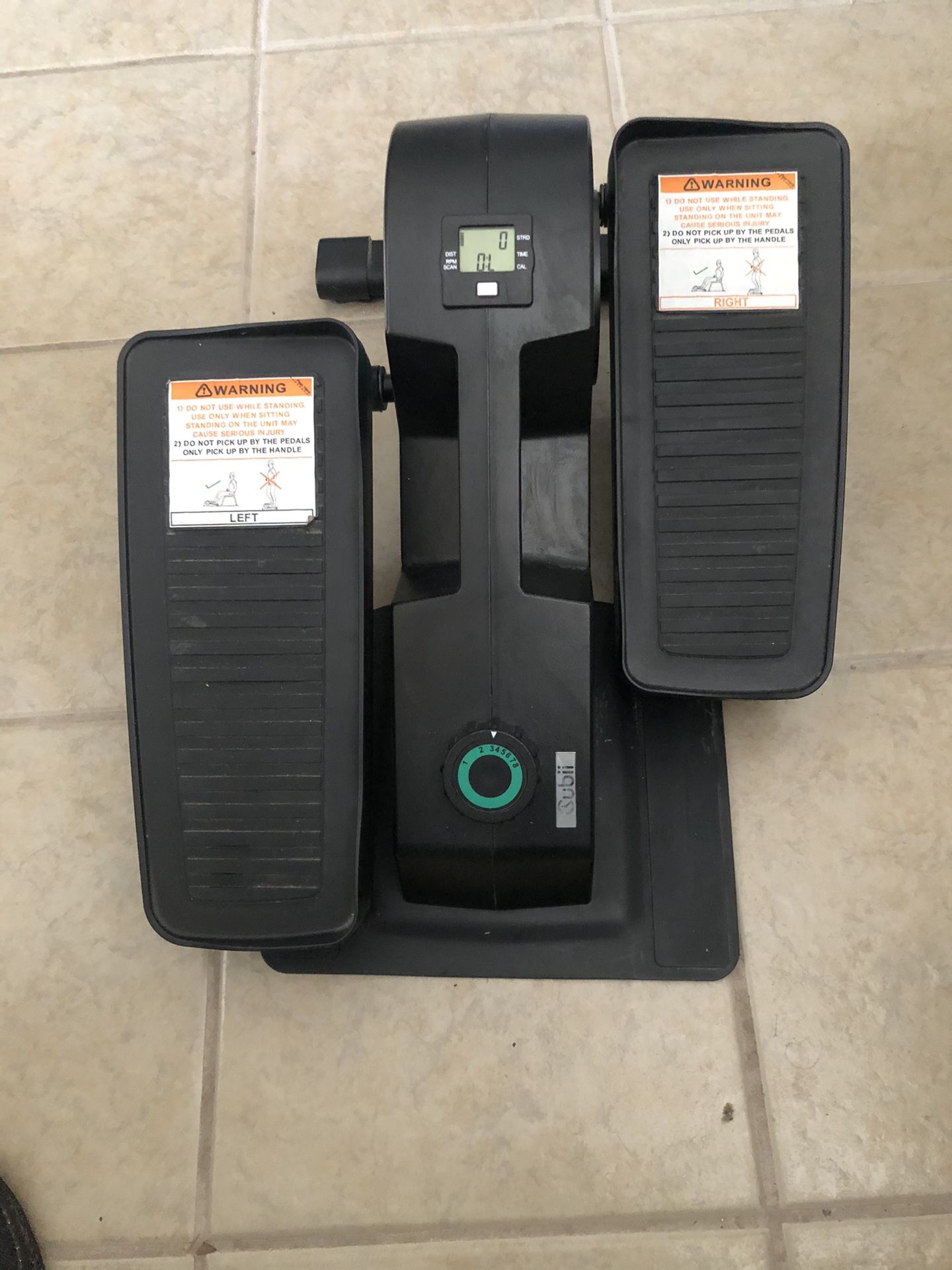 Cubii JR1. Model F3A2 Compact Seated Elliptical