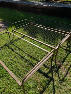 Metal twin bed frame