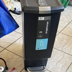 Trash Bin 
