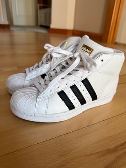Adidas women's size 5 High-top black/white in excellent super clean