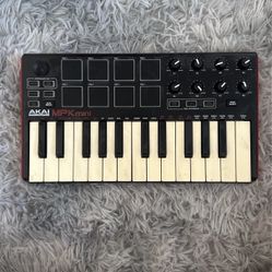 AKAI Professional MPK Mini Keyboard