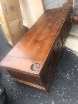 Lane chest trunk coffee table