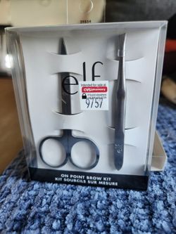 eyebrow tweezers