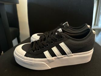 Adidas sneakers size 8 1/2