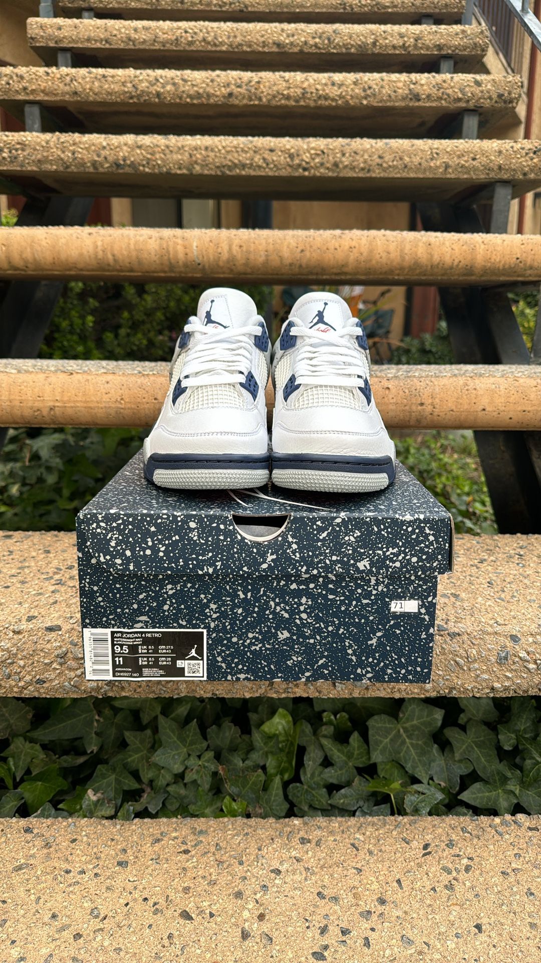 Air Jordan 4 Retro “Midnight navy”