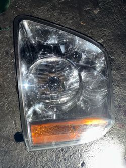 Faro delantero izquierdo