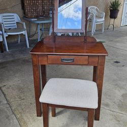 Mesa Con Espejo