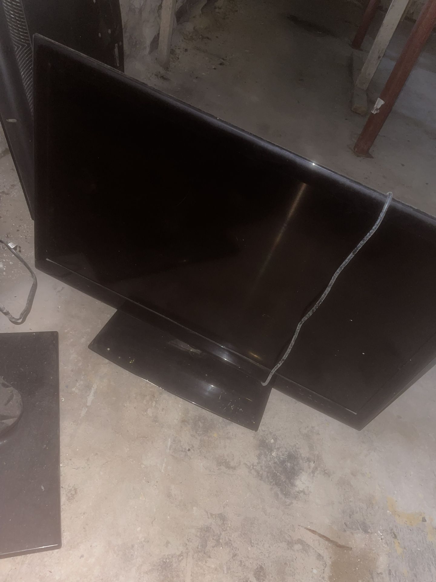 LG TV 40inch *NEEDS HDMI INPUT REPAIR*
