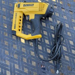Dewalt Multi-tacker 