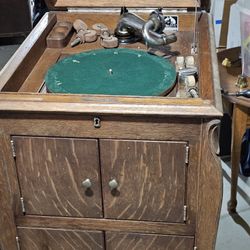 Record Player - Victor Talking Machine Plays 78’s $450 OBO