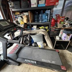 Sole F63 Treadmill 