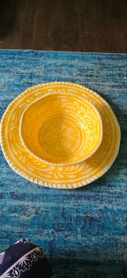 Matching entertaining bowl & platter