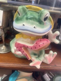 Vintage frog planter