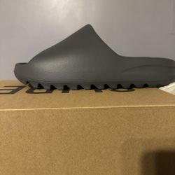 Yeezy Slide Slate Grey Size 14