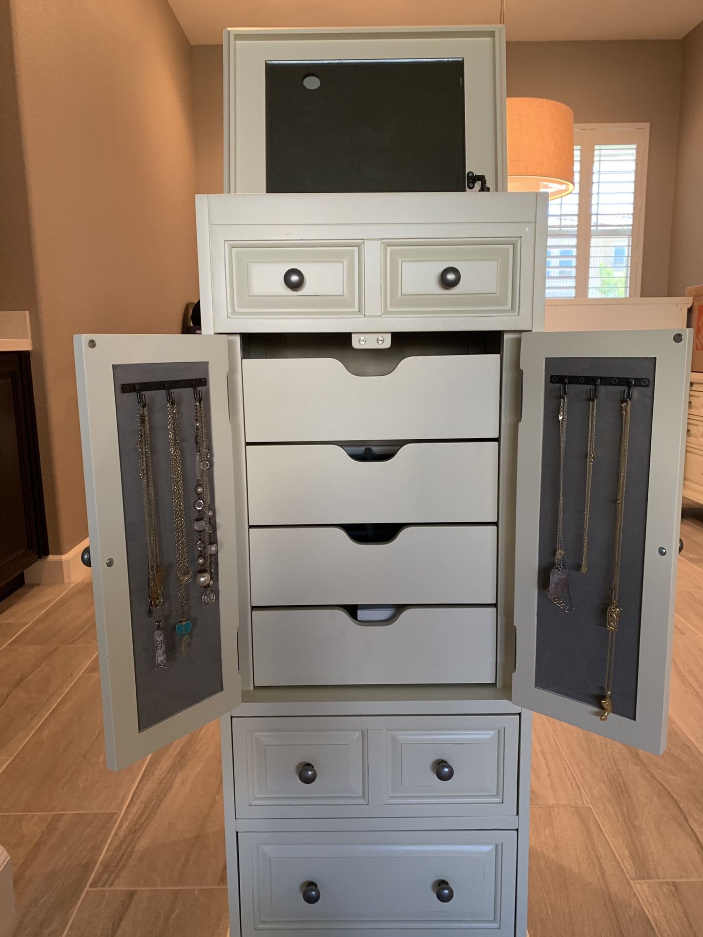 Pier 1 bedroom set