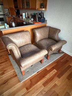 Leather La-Z-Boy chairs