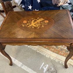 Vanleigh NY Mahogany End Table Oval Floral Marquetry Inlay & Cabriole Legs