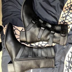 Demonia Gravedrobber Boots Size 13