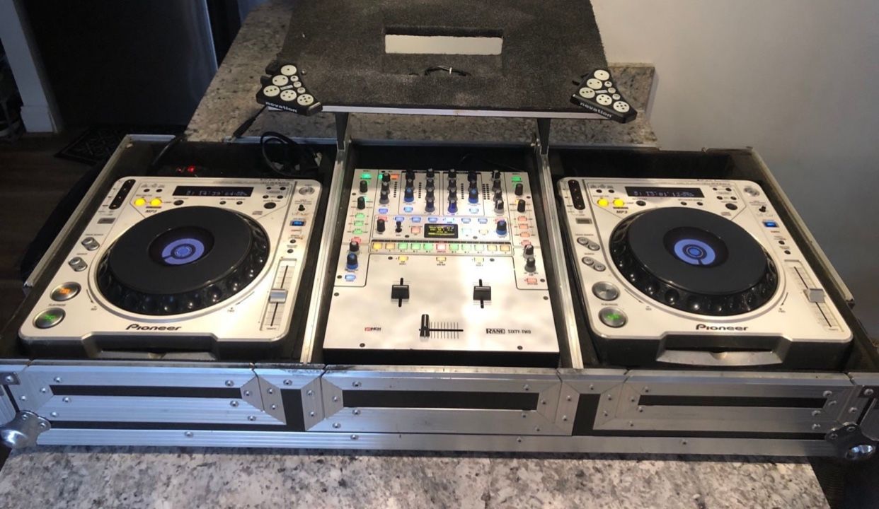 Pro DJ Gear Bundle: Pioneer CDJ-800MK2, Rane SIXTY-TWO Mixer, Novation Dicer
