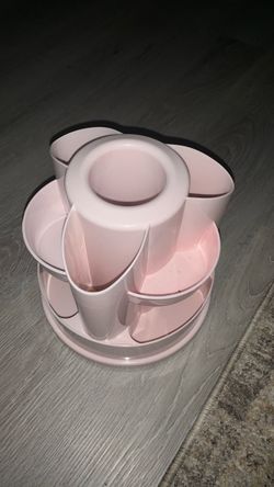 Rotating desk organizer