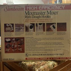 Sunbeam Mixmaster Mixer- High Efficiency With Dough Hooks. 