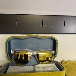 Gucci Authentic Unisex Sunglasses Asking Price $325 Serious Buyers Only Must Pick Up Great Look For This Upcoming Spring And Summer Comes With All The