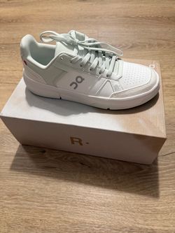 On cloud women shoes size 7.5