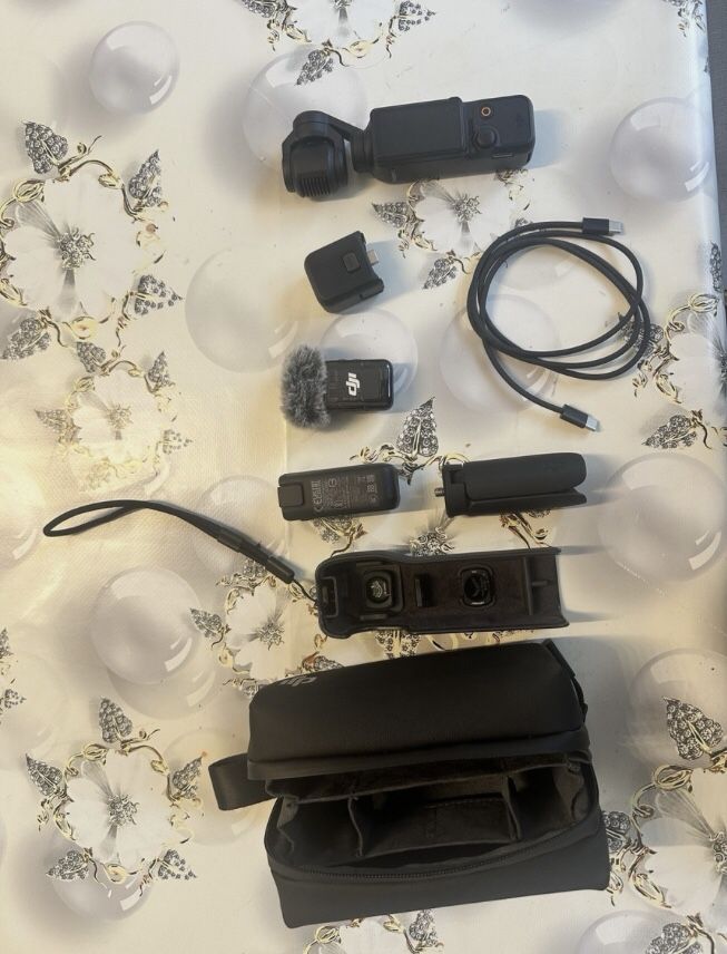 DJI Osmo Pocket 3 Creator Combo