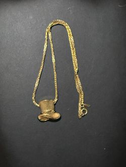 MONET💥Rare~1970s💥Gold Top Hat Pendant Necklace 