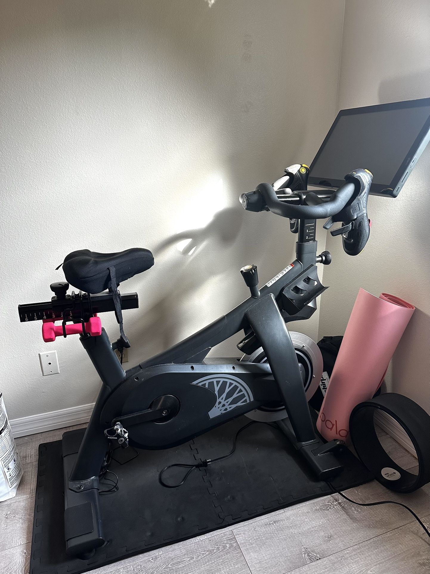 SoulCycle Equinox Fitness Bike